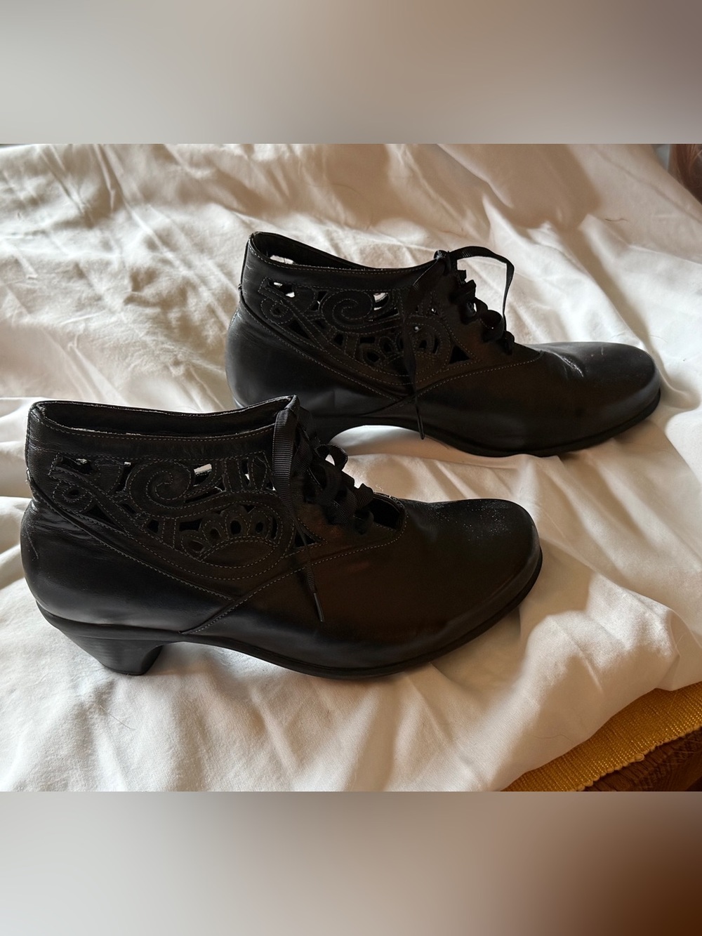 NAOT Leather Daring Madras Cut-Out Bootie Ankle Boots Black Lace Up Size 7